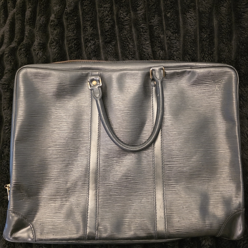 Elegant Black Leather Men's Bag
